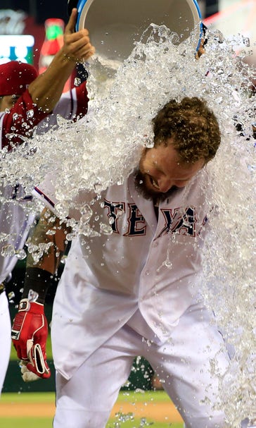 Hamilton walk-off gives Rangers split of series with Yankees